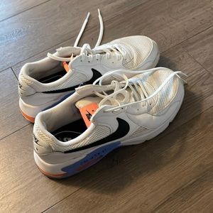 Women’s Nike shoes